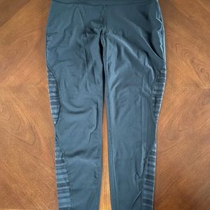 Xersion Size M Compression Pant with cutouts